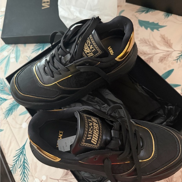 Versace Men's Sneakers in Black and Gold
